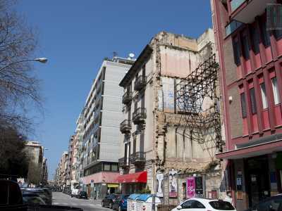 Il �buco� presente tra due palazzi situati quasi ad angolo tra piazza Umberto e via Davanzati